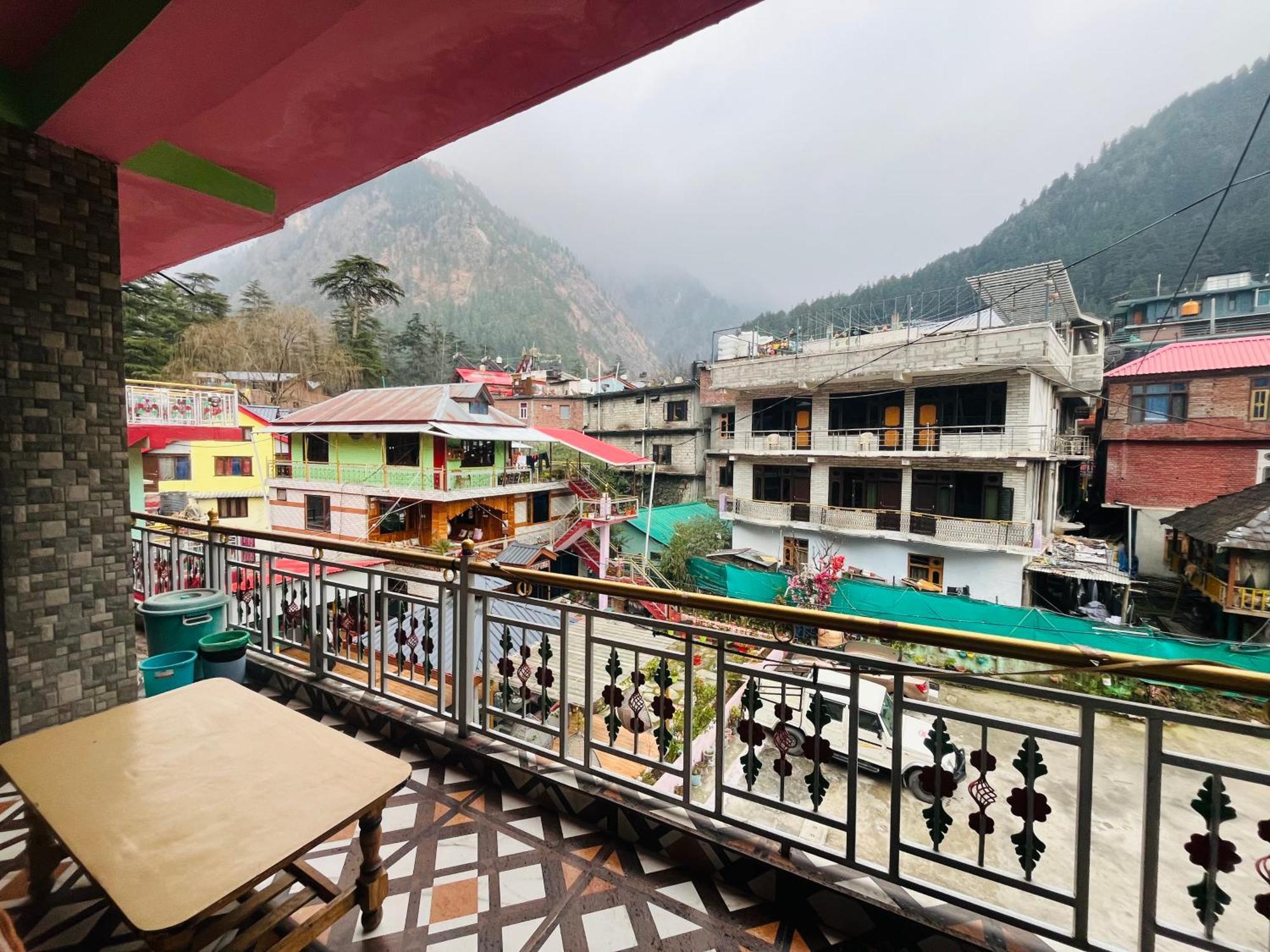 Russian Unit Kasol By Valley Экстерьер фото